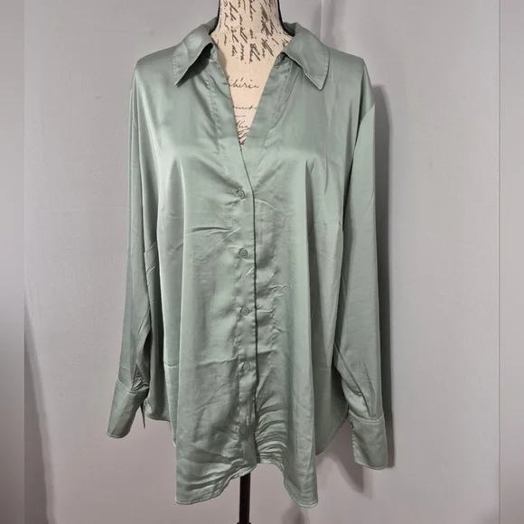 H&M Women's Light Sage Green Satin Button Down Deep B Neck Shirt - XXL - Picture 1 of 10